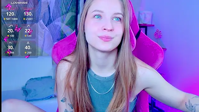 Snapshot of CuteMousee chatting on 03.03.26 CuteMousee online show from 03.03.26