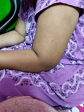 Snapshot of Priya-bhabi012 chatting on 07.28.26 Priya-bhabi012 online show from 07.28.26