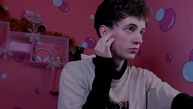 LukeSweet online show from 12.21.25