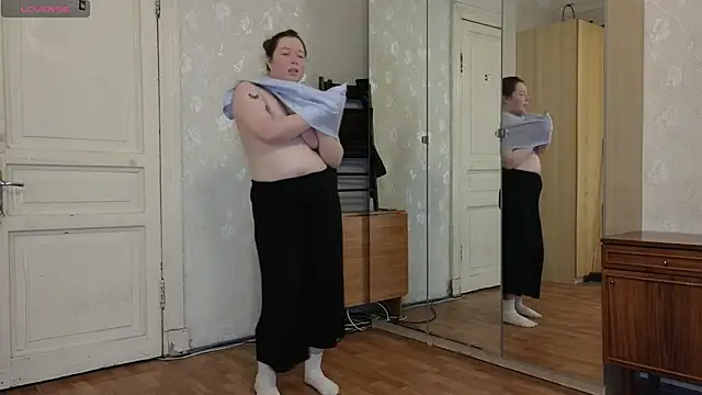 Blush Lolaa online show from 03.05.25