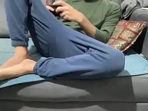 4small4inchlol online show from 12.10.24