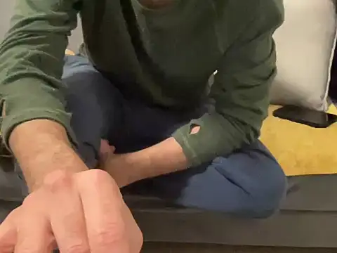 4small4inchlol online show from 12.13.25