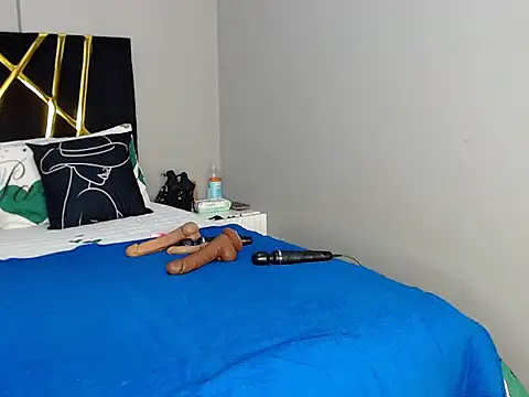 Snapshot of MissBigNipples chatting on 11.03.25 MissBigNipples online show from 11.03.25