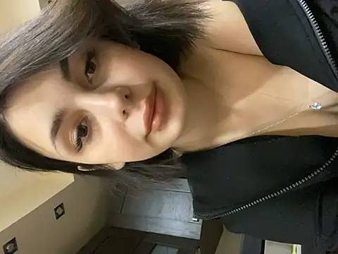 Snapshot of SandraCarter chatting on 01.01.25 SandraCarter online show from 01.01.25