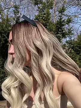 Snapshot of SandraCarter chatting on 03.10.25 SandraCarter online show from 03.10.25