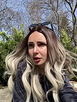 Snapshot of SandraCarter chatting on 03.13.25 SandraCarter online show from 03.13.25