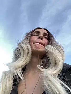 Snapshot of SandraCarter chatting on 03.16.25 SandraCarter online show from 03.16.25