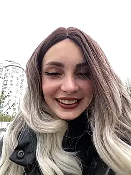 Snapshot of SandraCarter chatting on 03.21.25 SandraCarter online show from 03.21.25