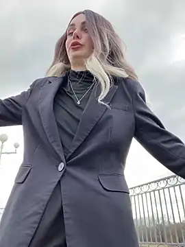 Snapshot of SandraCarter chatting on 03.21.25 SandraCarter online show from 03.21.25