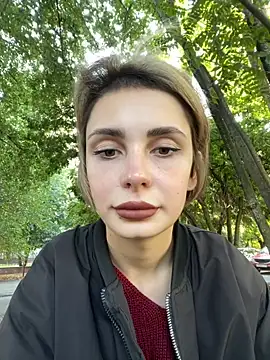 Snapshot of SandraCarter chatting on 09.21.25 SandraCarter online show from 09.21.25