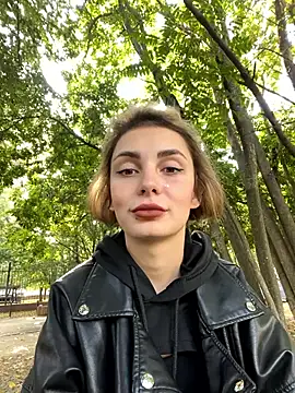 Snapshot of SandraCarter chatting on 09.25.25 SandraCarter online show from 09.25.25