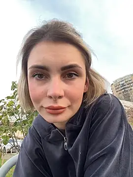 Snapshot of SandraCarter chatting on 11.20.25 SandraCarter online show from 11.20.25