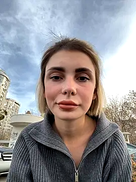 Snapshot of SandraCarter chatting on 11.22.25 SandraCarter online show from 11.22.25