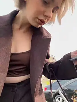 Snapshot of SandraCarter chatting on 11.24.25 SandraCarter online show from 11.24.25