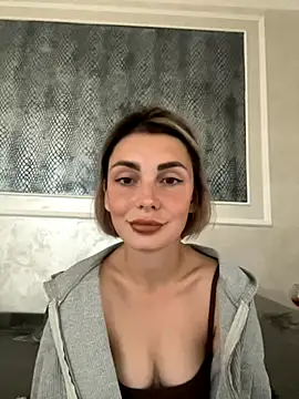 Snapshot of SandraCarter chatting on 11.28.25 SandraCarter online show from 11.28.25