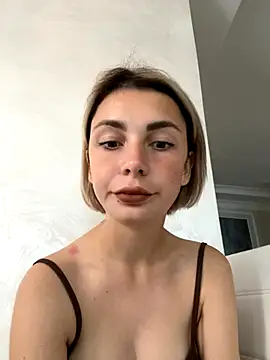 Snapshot of SandraCarter chatting on 11.30.25 SandraCarter online show from 11.30.25