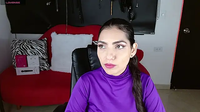 Carolaine69  online show from 11.25.25