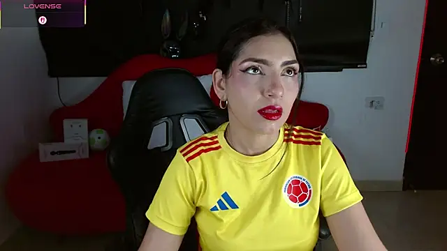 Carolaine69  online show from 06.17.26