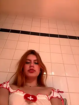 Snapshot of Isa_smeraldy chatting on 09.26.25 Isa smeraldy online show from 09.26.25