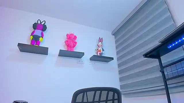 Gangster Girl online show from 10.31.25