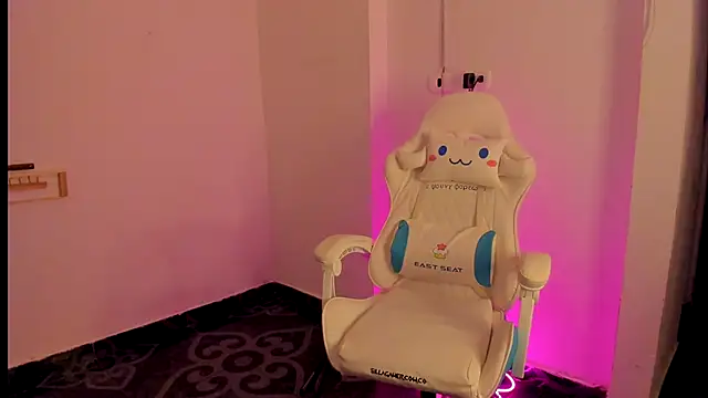 Snapshot of meganthompsonn22 chatting on 09.17.25 meganthompsonn22 online show from 09.17.25