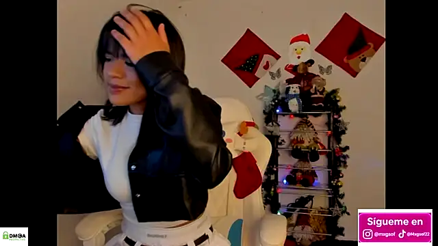 Snapshot of meganthompsonn22 chatting on 11.27.25 meganthompsonn22 online show from 11.27.25