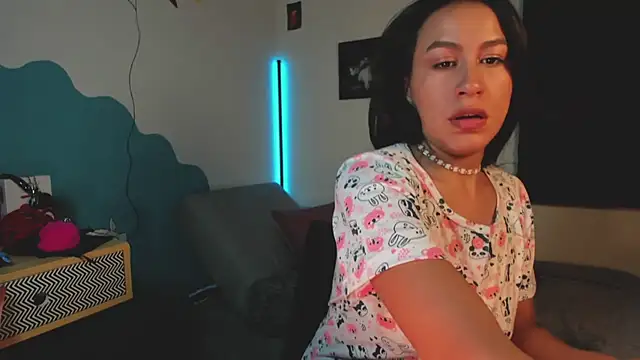 EmiGomez  online show from 02.03.26