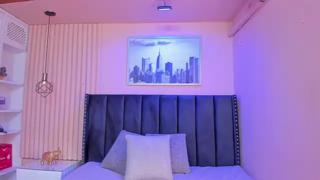 viiolett lee online show from 01.23.25