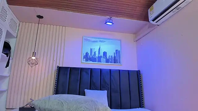 viiolett lee online show from 04.14.26