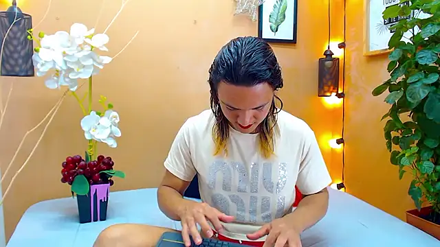 aslyhernandez 7 online show from 10.16.25