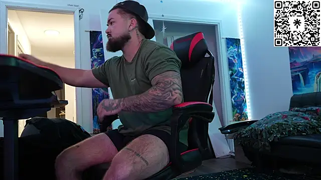 Snapshot of B_The_Creator_X chatting on 12.15.25 B The Creator X online show from 12.15.25