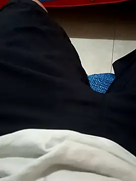 Snapshot of beautiful_hands_ chatting on 10.18.25 beautiful hands online show from 10.18.25