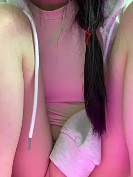 Snapshot of Vani_S2 chatting on 12.25.24 Vani S2 online show from 12.25.24