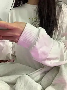 Snapshot of Vani_S2 chatting on 12.26.24 Vani S2 online show from 12.26.24