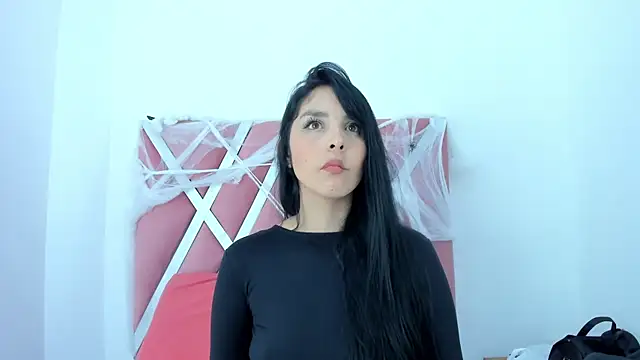  miaquevedo  online show from 10.30.25