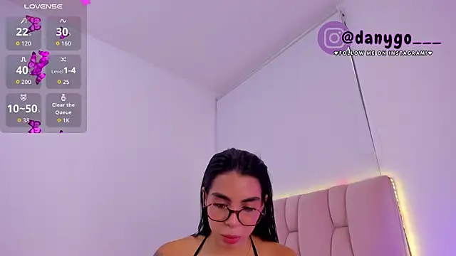 ZarianaEvanz online show from 10.23.25