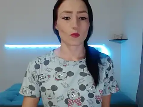 Sara-Guzman1 online show from 02.18.25