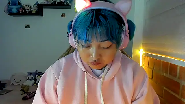 Shaddycute  online show from 12.19.25