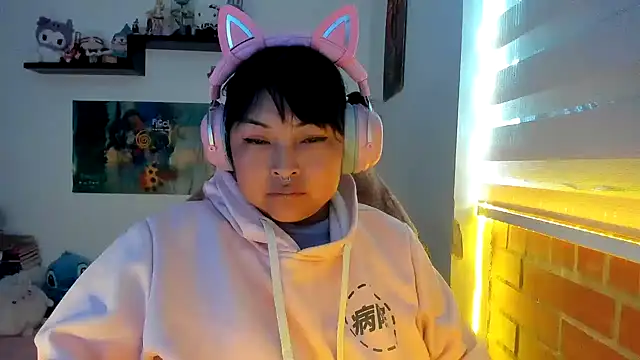 Shaddycute  online show from 02.24.26