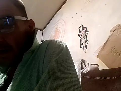 Snapshot of gettinit2wice chatting on 12.25.24 gettinit2wice online show from 12.25.24