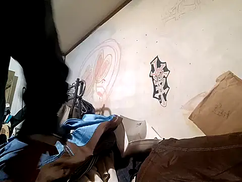 Snapshot of gettinit2wice chatting on 01.05.25 gettinit2wice online show from 01.05.25