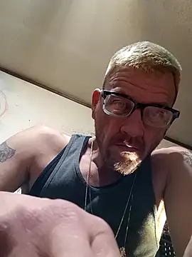 Snapshot of gettinit2wice chatting on 01.15.25 gettinit2wice online show from 01.15.25