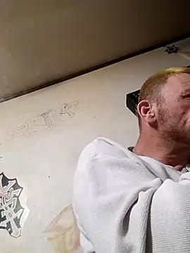 Snapshot of gettinit2wice chatting on 01.19.25 gettinit2wice online show from 01.19.25