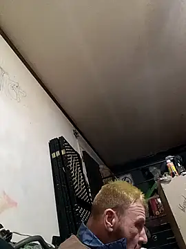 Snapshot of gettinit2wice chatting on 01.20.25 gettinit2wice online show from 01.20.25