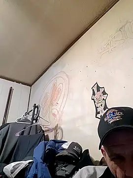 Snapshot of gettinit2wice chatting on 02.08.25 gettinit2wice online show from 02.08.25