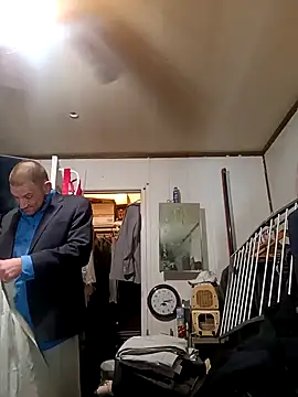 Snapshot of gettinit2wice chatting on 02.09.25 gettinit2wice online show from 02.09.25