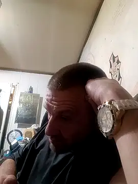 Snapshot of gettinit2wice chatting on 02.12.25 gettinit2wice online show from 02.12.25