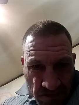 Snapshot of gettinit2wice chatting on 02.13.25 gettinit2wice online show from 02.13.25