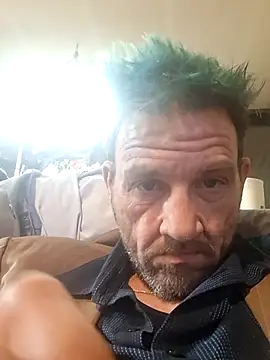 Snapshot of gettinit2wice chatting on 10.13.25 gettinit2wice online show from 10.13.25