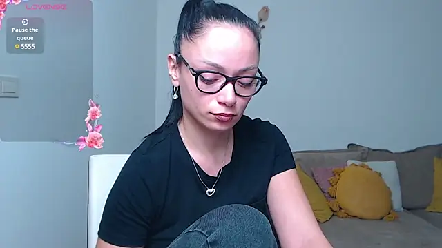 Snapshot of BabySerene chatting on 02.11.25 BabySerene online show from 02.11.25